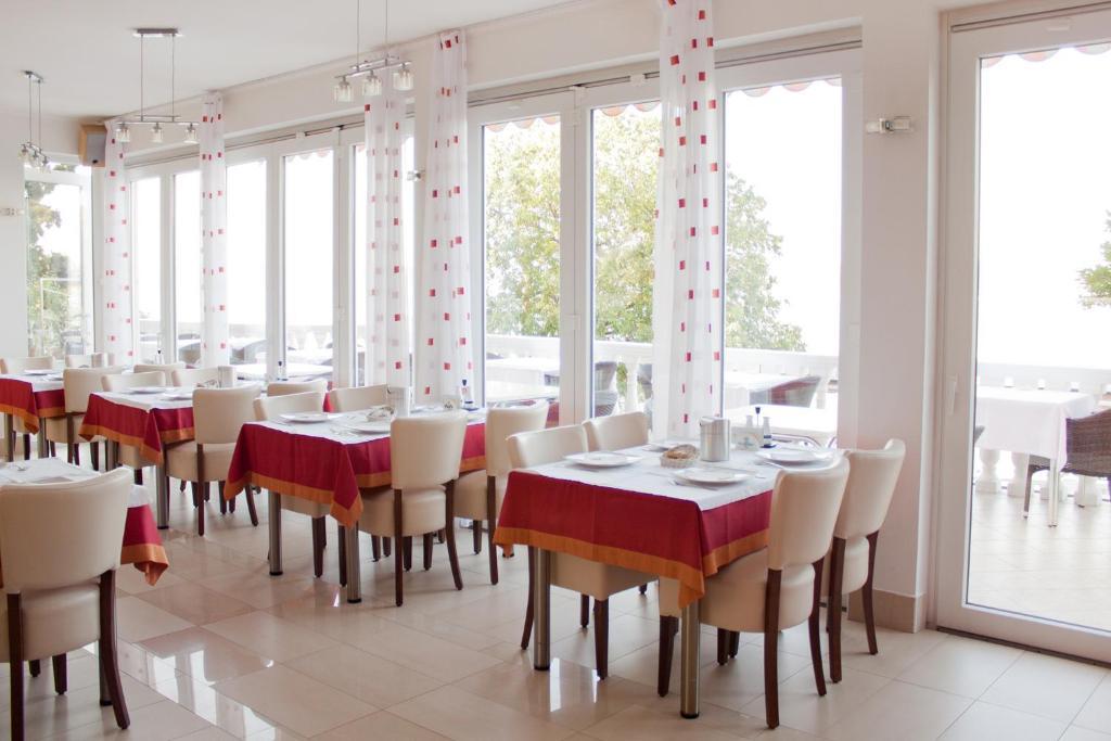 Hotel Vali Dramalj Цриквениця Екстер'єр фото