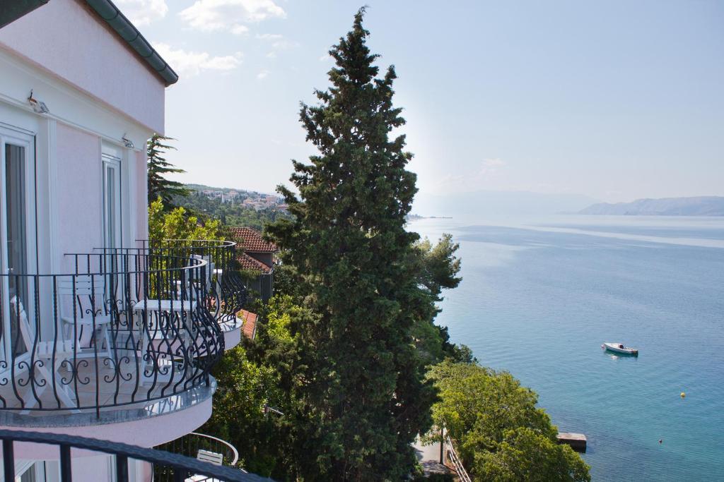 Hotel Vali Dramalj Цриквениця Екстер'єр фото